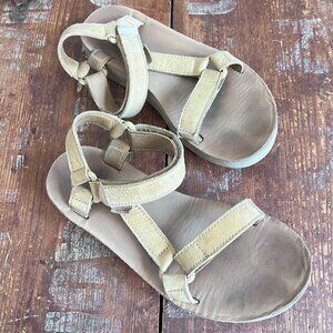 Teva Women's Midform Universal Leather Desert Sand Size 7